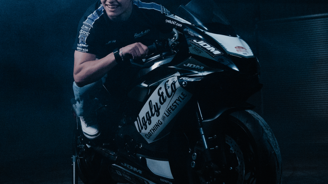 Carter Brown becomes an Uggly&Co Rider!