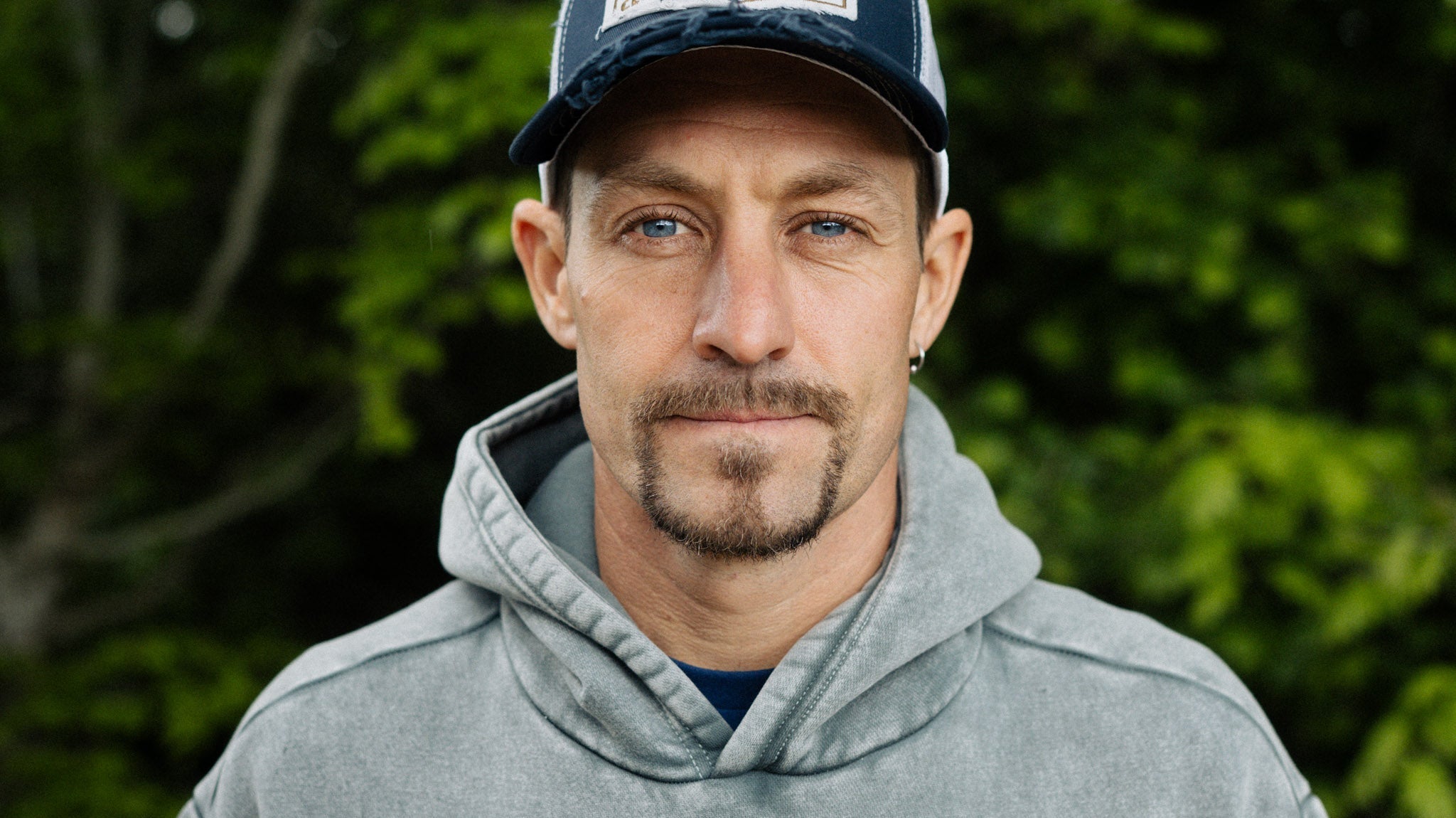 5 Trucker Hats for Men That Work With Any Outfit