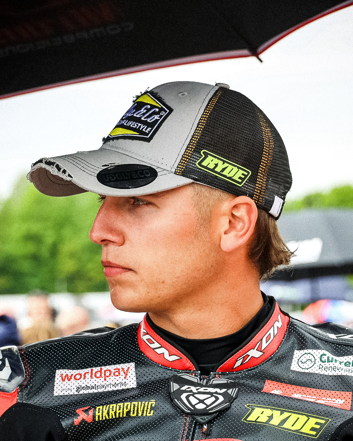Kyle Ryde wearing trucker hat on the grid at bsb