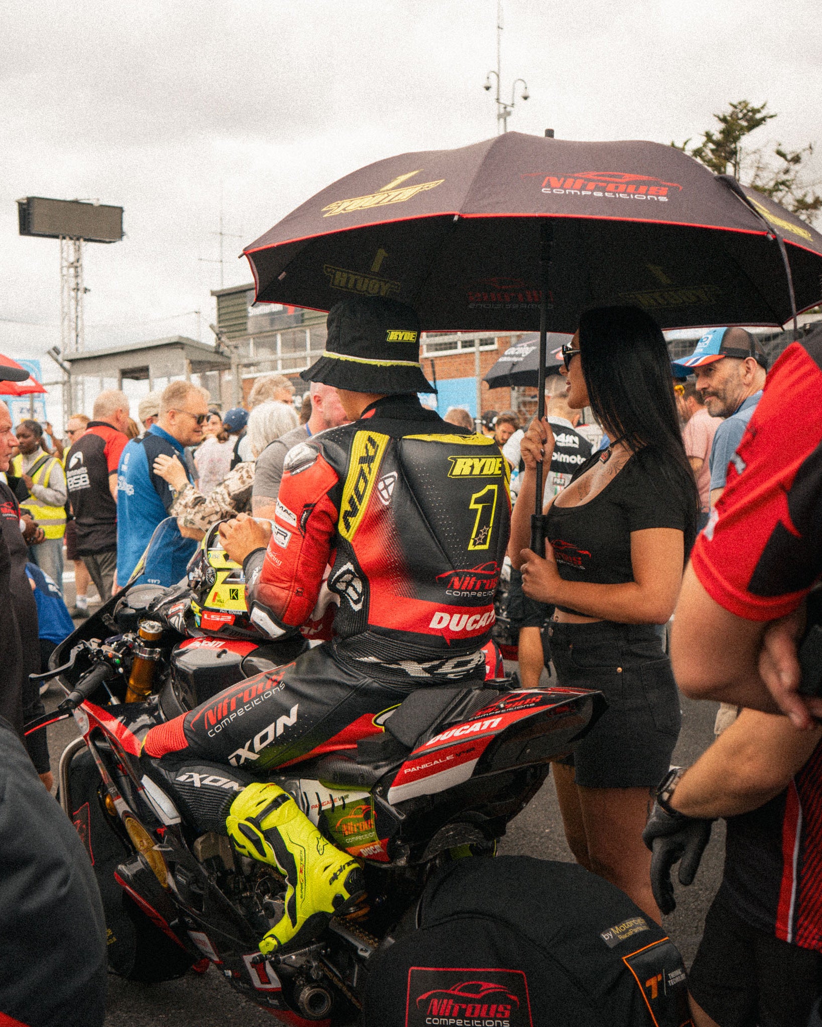 Kyle Ryde wearing the Diamond Bucket Hat on the starting grid before a British Superbikes race.