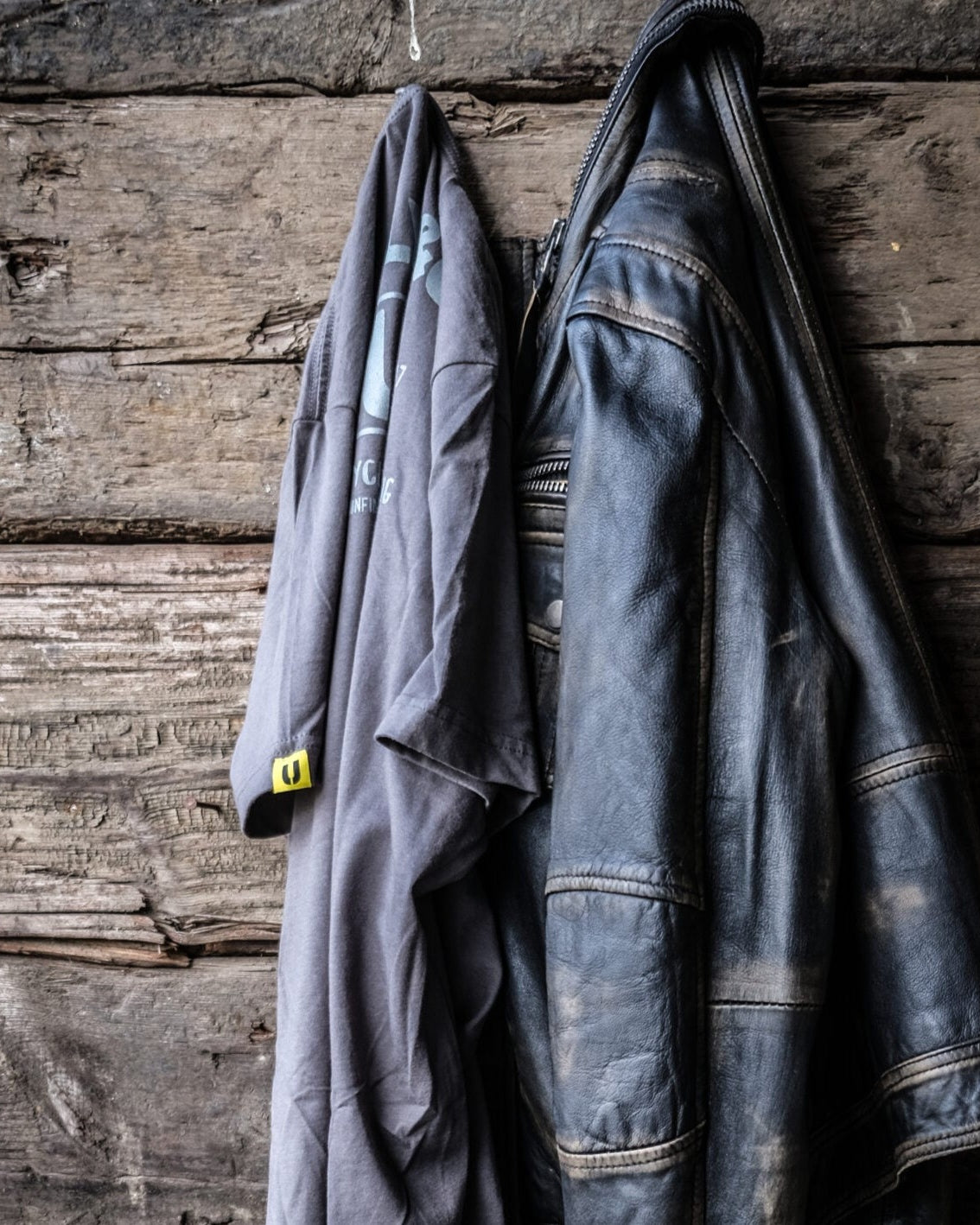 motorcycle suits rack DIY Project with a Leather jacket, Motorcycle BOX Helmet, and Grey Uggly&co Biker tshirt