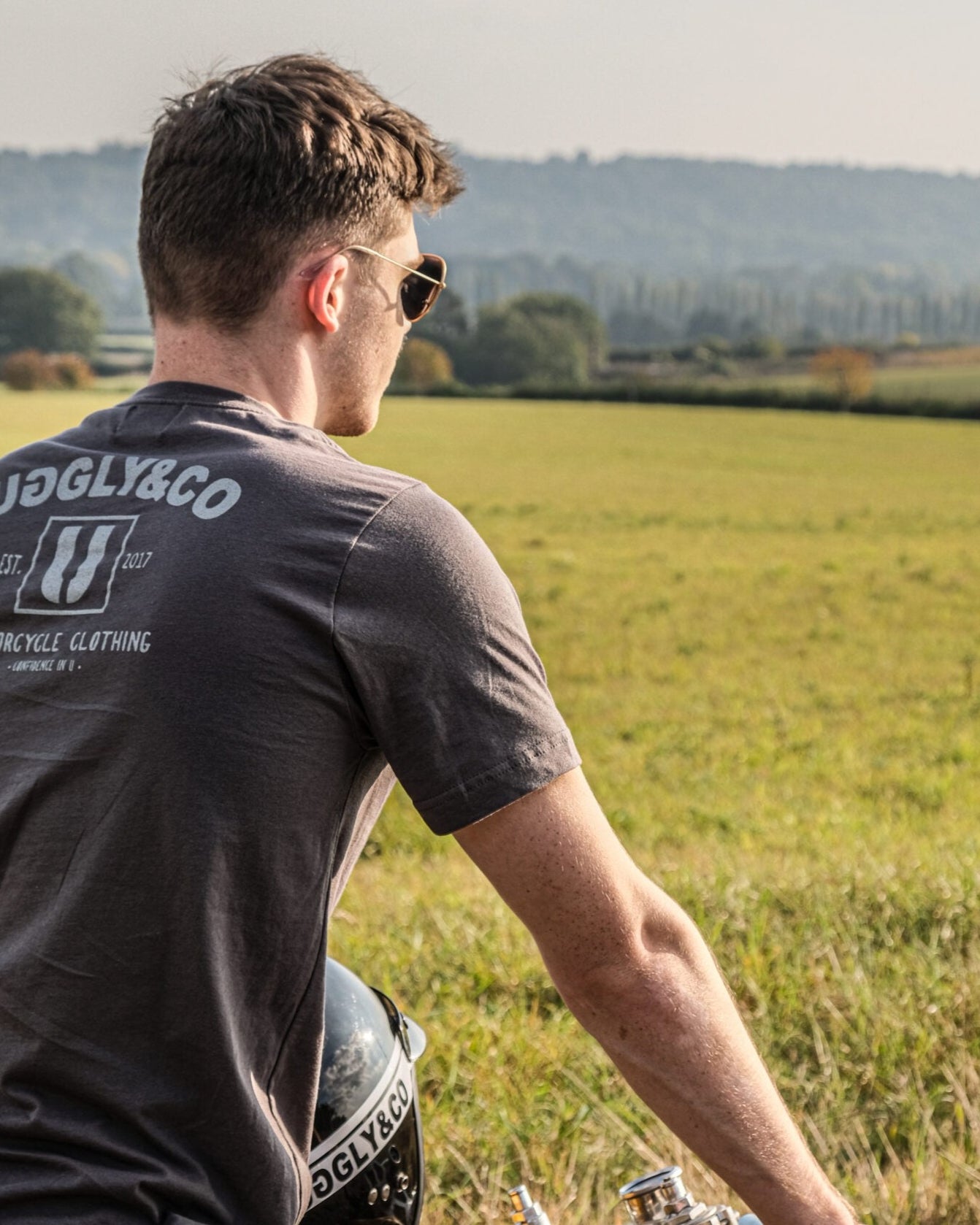 motorcycle suits rack DIY Project with a Leather jacket, Motorcycle BOX Helmet, and Grey Uggly&co Biker tshirt