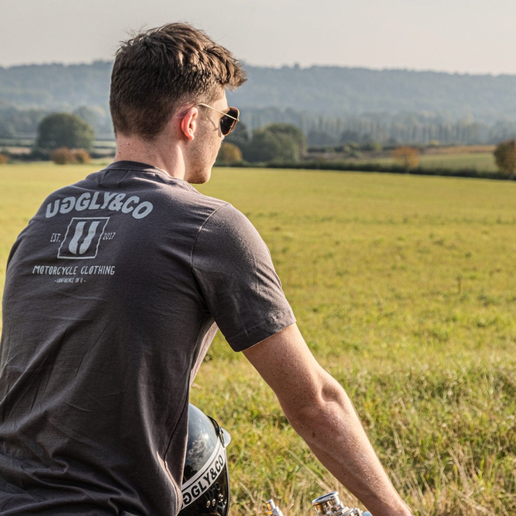 motorcycle suits rack DIY Project with a Leather jacket, Motorcycle BOX Helmet, and Grey Uggly&co Biker tshirt