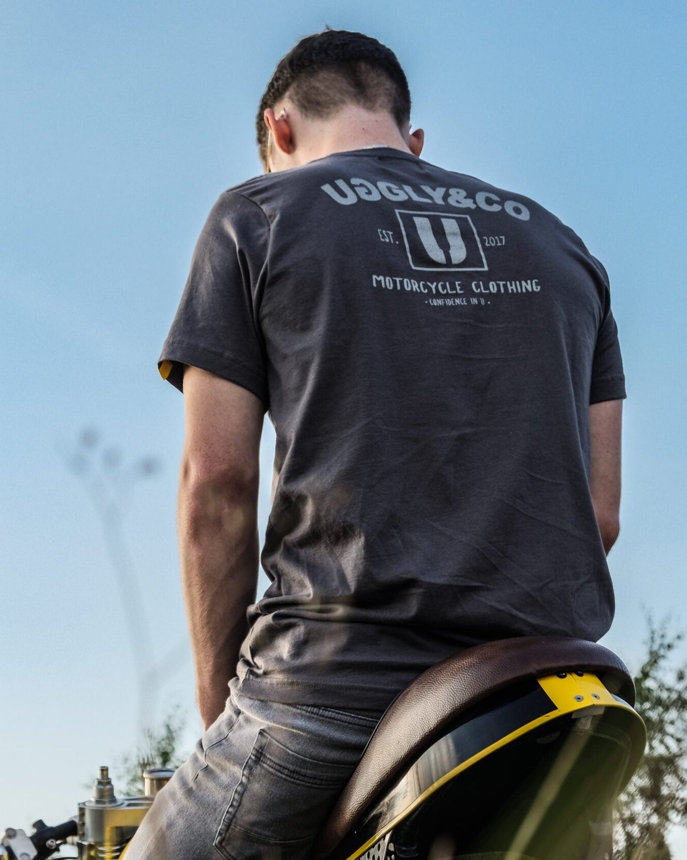 A Cafe Racer YAMAHA XS, with a biker tshirt Uggly&Co motorcycle clothing