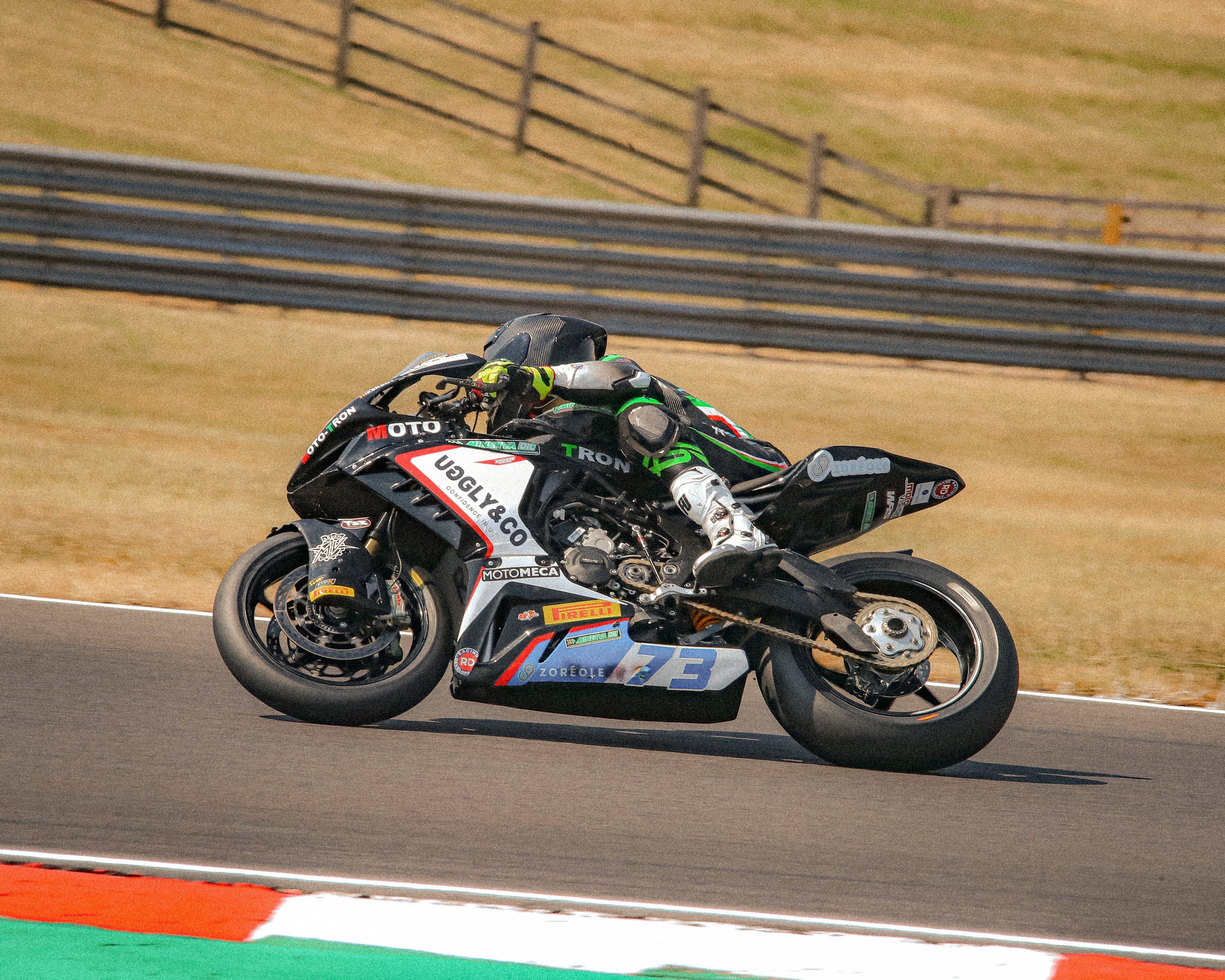 Uggly&Co Takes on Donington WorldSBK