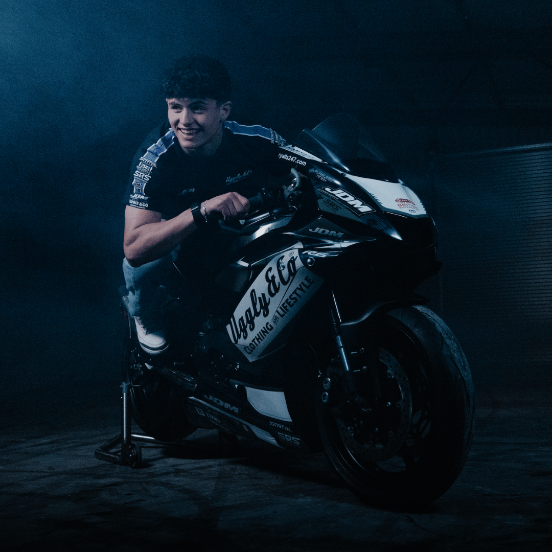 Carter Brown becomes an Uggly&Co Rider!