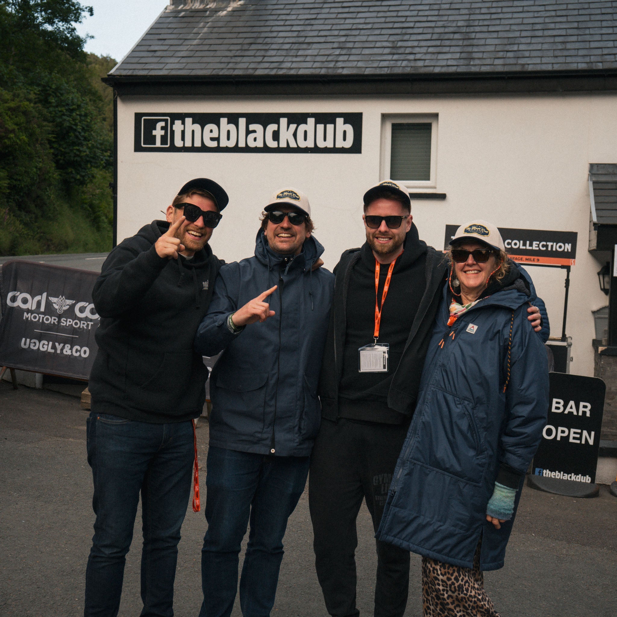 motorsport fans watching the Isle of Man tt from the black dub