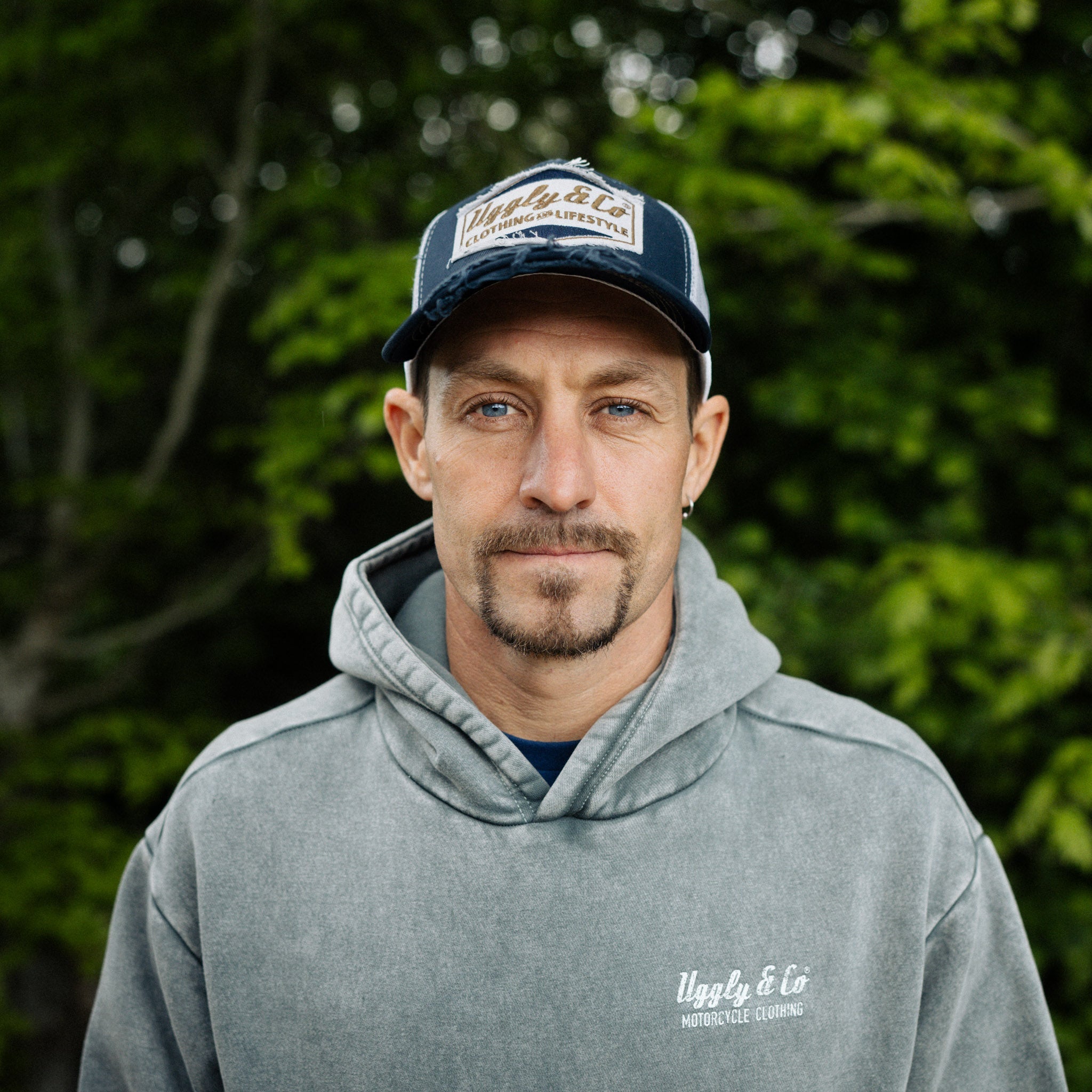 5 Trucker Hats for Men That Work With Any Outfit
