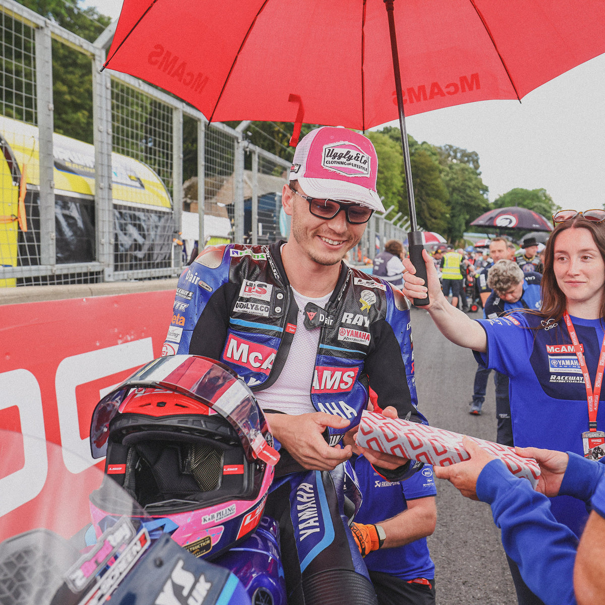 Bradley Ray wearing pink trcker hat on bsb grid